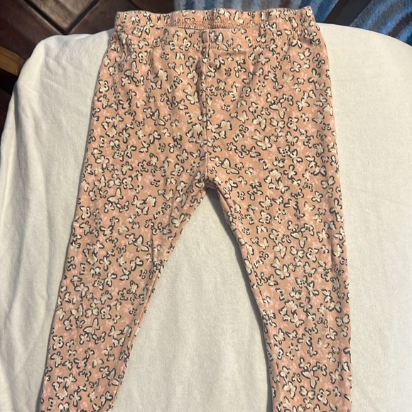 Set of two girls short-sleeved pajamas with pants. - Picture 7 of 8